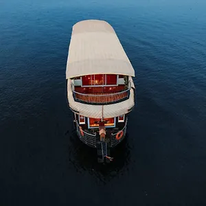 venice-premium-houseboats-alleppey.hotels-alappuzha.com/